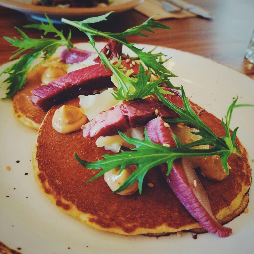 Beef tongue with corn pancakes